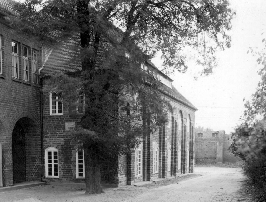 Das einzige bis zu seiner Zerstörung 1945 erhaltene Gebäude des Franziskanerklosters, in dem sich ab 1938 das Pyritzer Kreisheimatmuseum befand.