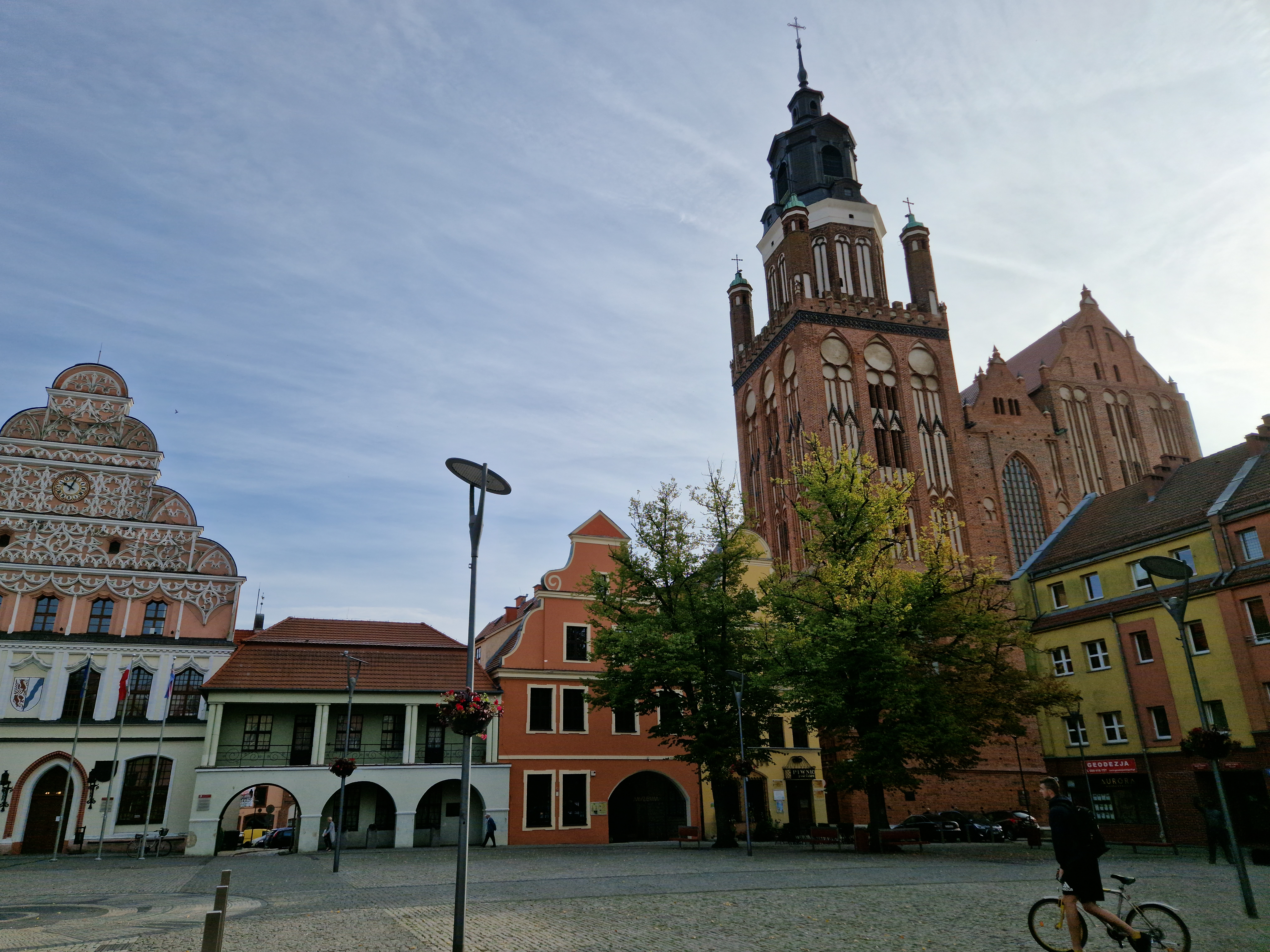 Der Marktplatz der Stadt Stargard mit Blick auf die Marienkirche / Foto R. Harlaß